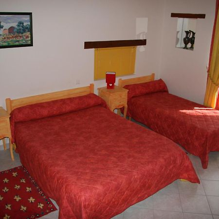 Chambres D'Hotes Lou Jassou Lapanouse-de-Cernon Exteriör bild