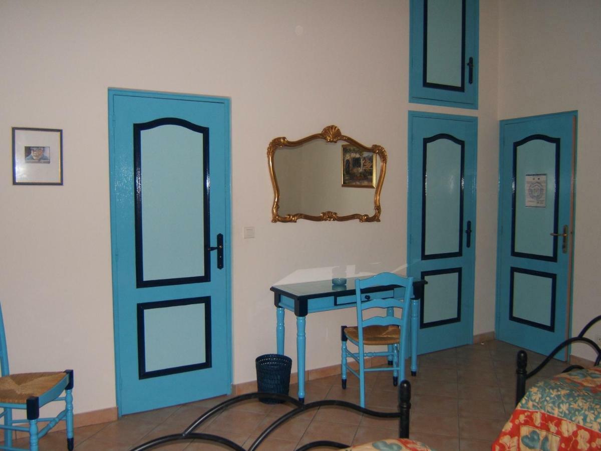 Chambres D'Hotes Lou Jassou Lapanouse-de-Cernon Exteriör bild